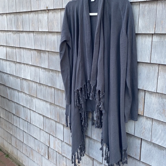 Garnet Hill Open front sleeved cape - Picture 3 of 9